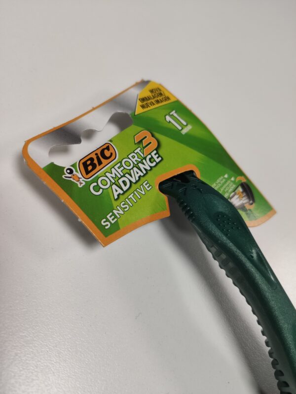 AFEITADORA CONFORT BIC 3 FILOS